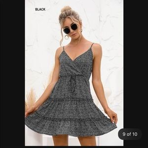 🎉 HP 🎉🌸Mini floral spaghetti strap dress🌸